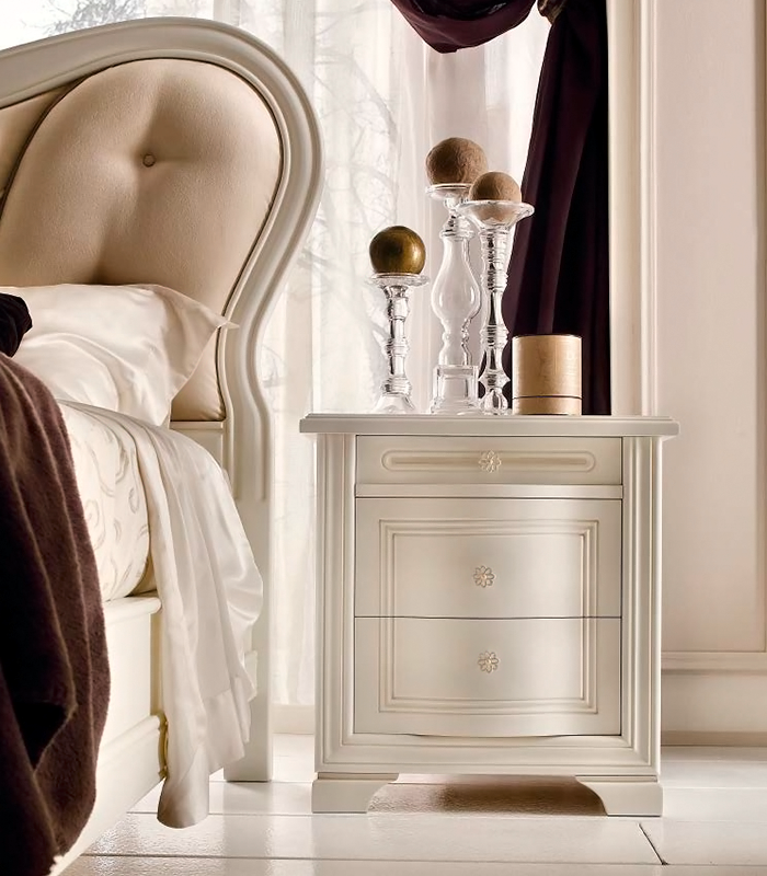 Arredo Тумбочка FERRETTI & FERRETTI  Comodino 2 cassetti curvi 1 dritto