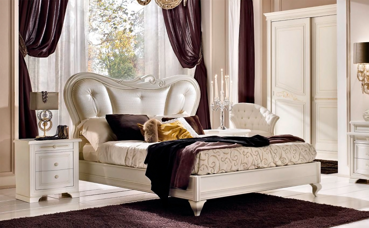 Arredo Кровать FERRETTI & FERRETTI  Letto matrimoniale testata bottoni