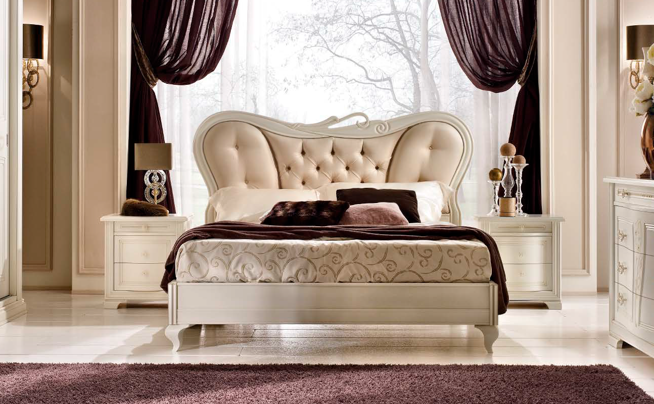 Arredo Кровать FERRETTI & FERRETTI  Letto matrimoniale testata bottoni
