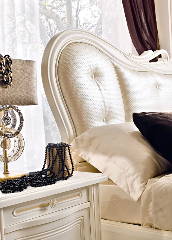 Arredo Кровать FERRETTI & FERRETTI  Letto matrimoniale testata bottoni