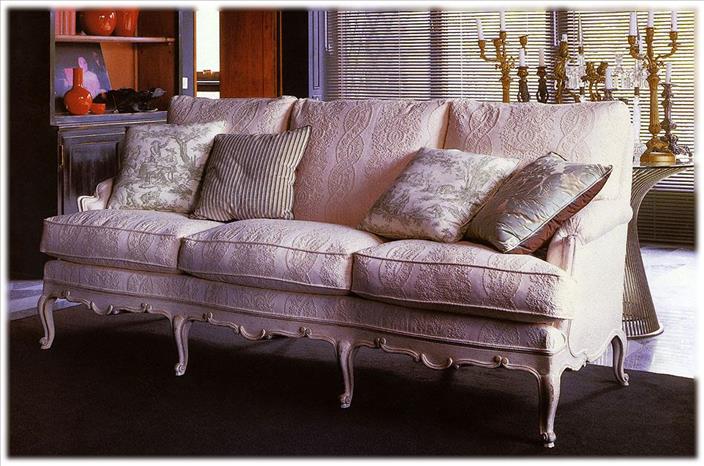Диван