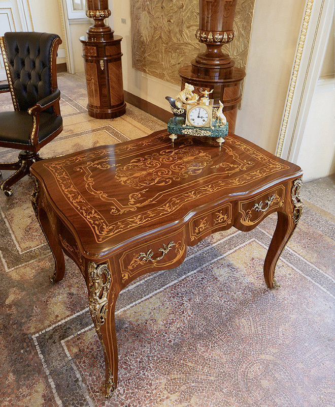 Письменный стол MINOTTI LUIGI & BENIGNO 110/EXT