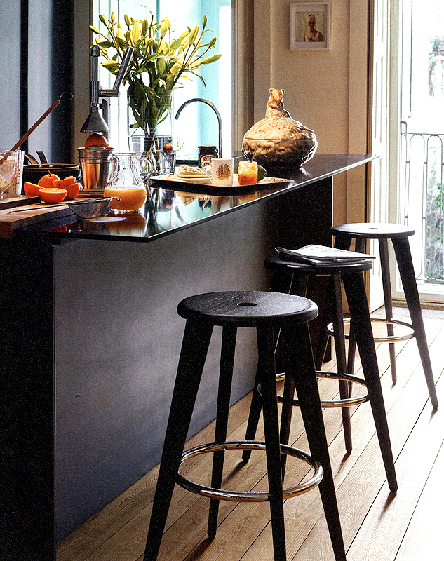 Барный стул VITRA TABOURET HAUT 212 016 00
