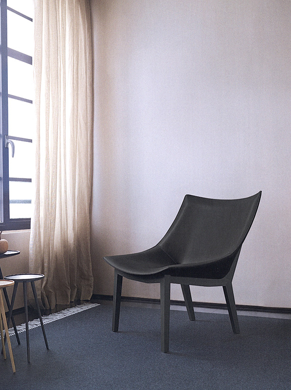 Кресло LIGNE ROSET MADRAGUE 11361200