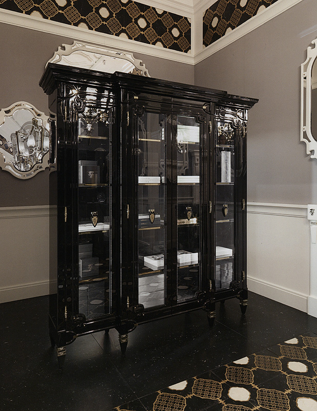 Витрина VISIONNAIRE WINDSOR 2
